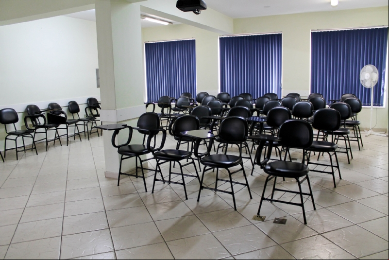 Sala de cursos e treinamentos (2º andar).